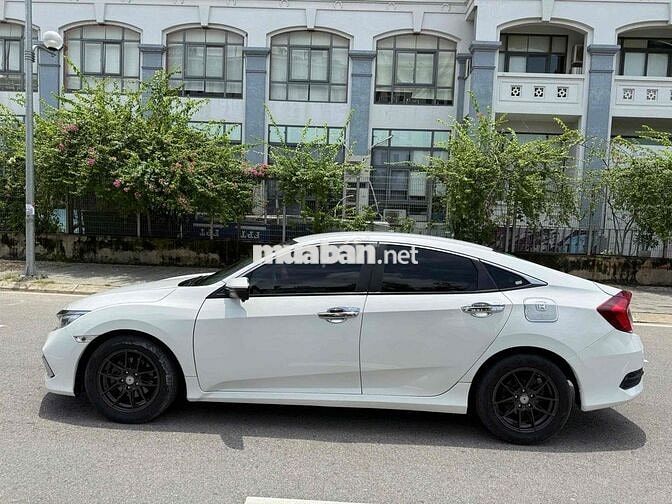 Honda Civic 2021 Trắng 5 chỗ