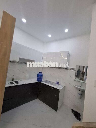 NHÀ TRỆT LẦU MỚI SỬA  ÐẸP 2PN 2WC 