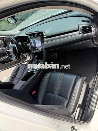 Honda Civic 2021 Trắng 5 chỗ