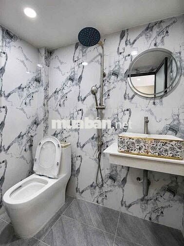 BÁN NHÀ SÁT Q7, CÁCH HẺM XE HƠI 10M. TIỆN ÍCH ĐẦY ĐỦ, DÂN CƯ AN NINH.
