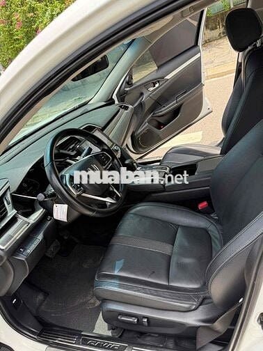 Honda Civic 2021 Trắng 5 chỗ