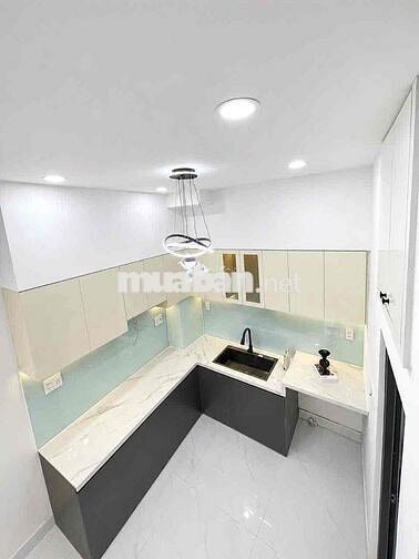 BÁN NHÀ SÁT Q7, CÁCH HẺM XE HƠI 10M. TIỆN ÍCH ĐẦY ĐỦ, DÂN CƯ AN NINH.