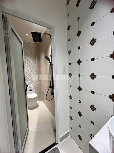 Bán nhà Hẻm Xe Hơi. Nhà mới 100%. Full nội thất cao cấp. 50m² đất.