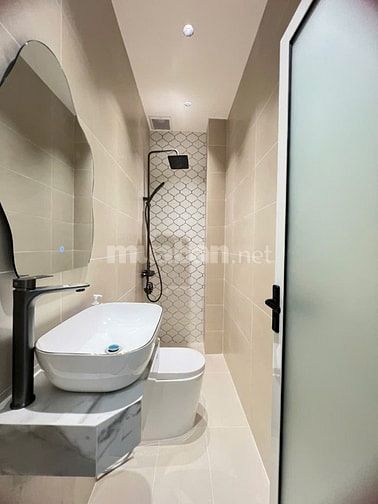 Bán nhà Hẻm Xe Hơi. Nhà mới 100%. Full nội thất cao cấp. 50m² đất.