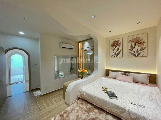 Bán nhà Hẻm Xe Hơi. Nhà mới 100%. Full nội thất cao cấp. 50m² đất.