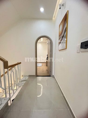 Bán nhà Hẻm Xe Hơi. Nhà mới 100%. Full nội thất cao cấp. 50m² đất.
