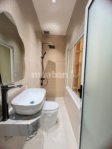 Bán nhà Hẻm Xe Hơi. Nhà mới 100%. Full nội thất cao cấp. 50m² đất.