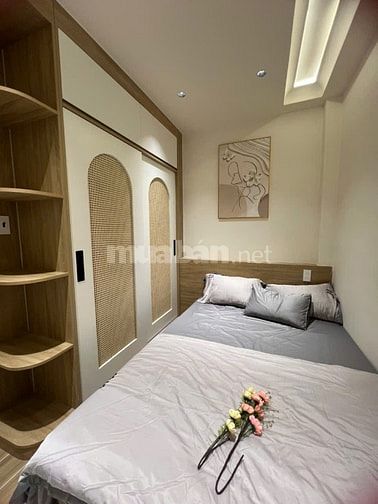 Bán nhà Hẻm Xe Hơi. Nhà mới 100%. Full nội thất cao cấp. 50m² đất.