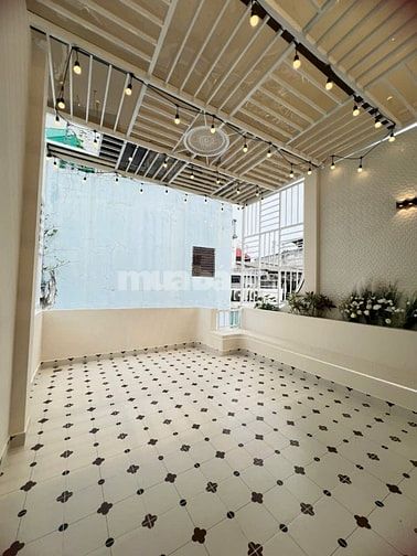 Bán nhà Hẻm Xe Hơi. Nhà mới 100%. Full nội thất cao cấp. 50m² đất.