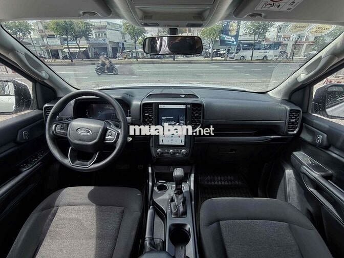 Ford Ranger XLS 1 cầu số tự động 2025 Trắng