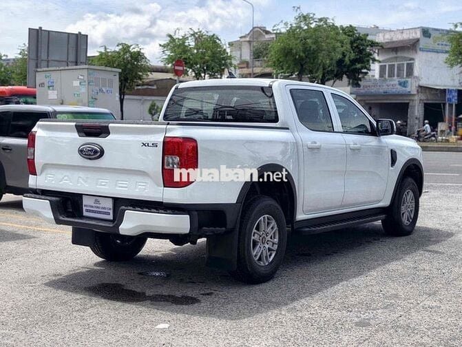 Ford Ranger XLS 1 cầu số tự động 2025 Trắng