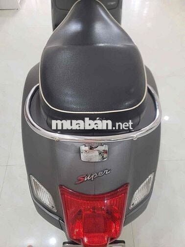 Piaggio Vespa GTS 125 Xám