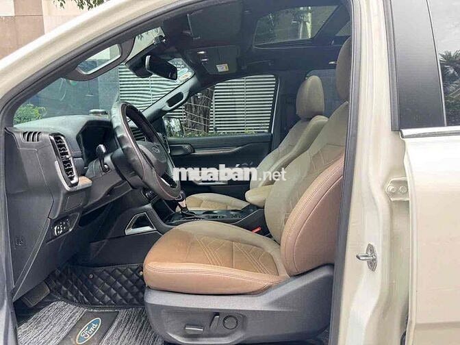 Everest Titanium 1 Cầu Xe Đẹp Bán Tại Hãng Ford