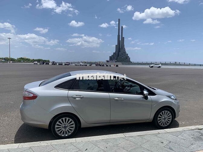 Ford Fiesta 2013 Bạc Tự động