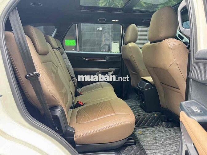 Everest Titanium 1 Cầu Xe Đẹp Bán Tại Hãng Ford