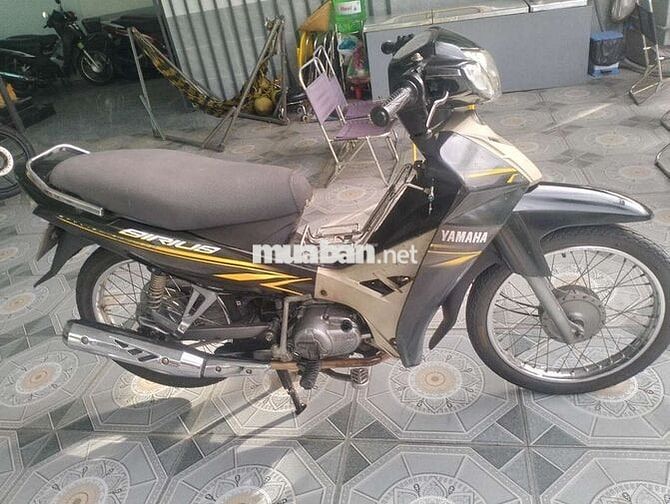 Yamaha Sirius Đen