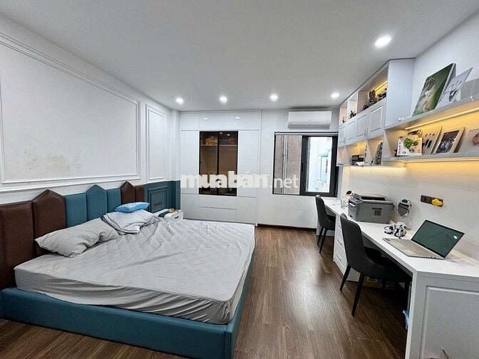 Việt Hưng - Nhà 60m2-  5 Tầng, Thang Máy. - Gara -Full Đồ - 16,5Tr