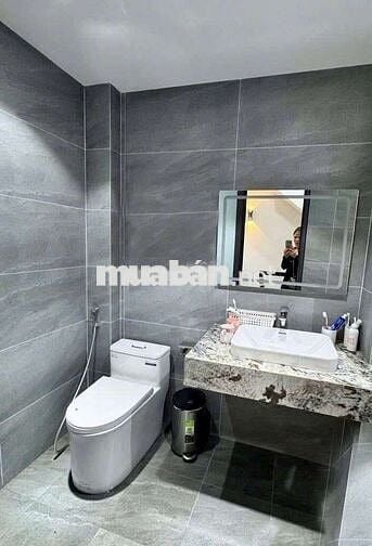 Việt Hưng - Nhà 60m2-  5 Tầng, Thang Máy. - Gara -Full Đồ - 16,5Tr