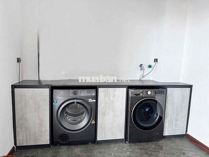 Việt Hưng - Nhà 60m2-  5 Tầng, Thang Máy. - Gara -Full Đồ - 16,5Tr