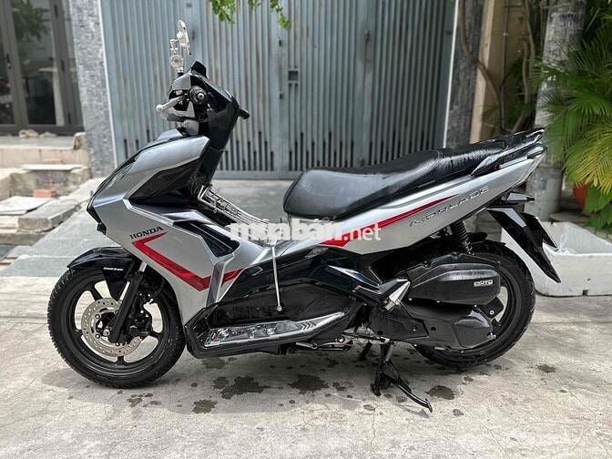Honda Air Blade 2022 xám đen max đời