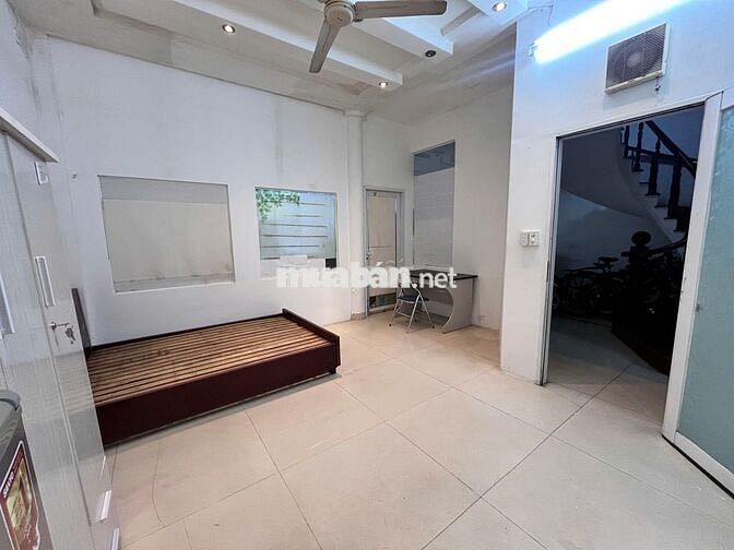 PHÒNG TRỌ 18 M2 CÔNG VIÊN GIA ĐỊNH - PHỔ QUANG - PHÚ NHUẬN CŨ