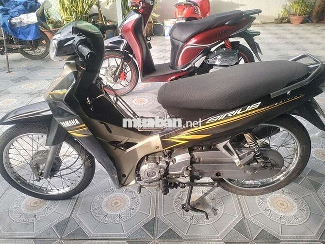 Yamaha Sirius Đen