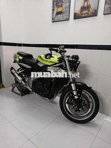 Triumph Street Triple