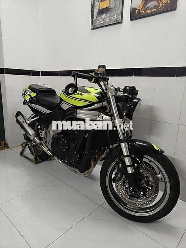 Triumph Street Triple