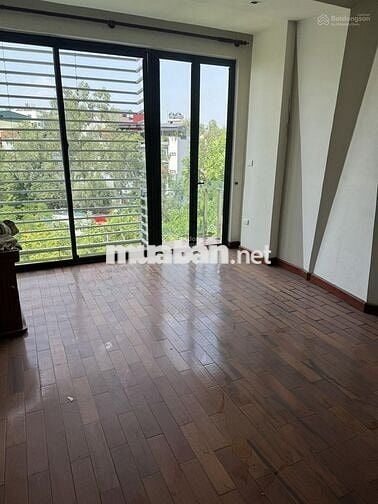 Cho thuê nhà ngõ 78 Duy Tân - DT 50Mx 6 Tầng, mỗi tầng chia 2P và 1 wc