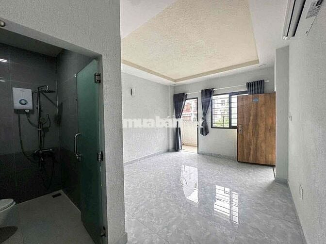 PHÒNG TRỐNG BAN CÔNG RỘNG NGAY CẦU TÂN THUẬN