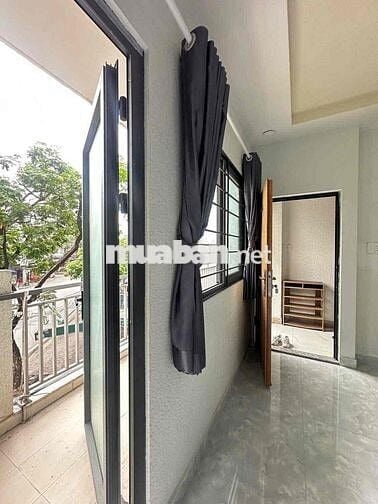 PHÒNG TRỐNG BAN CÔNG RỘNG NGAY CẦU TÂN THUẬN