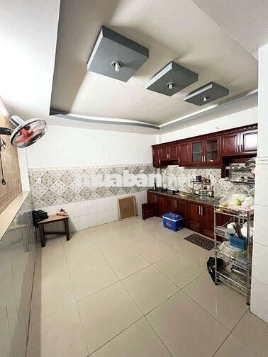 NHÀ 4X16M 1 TRỆT 3 LẦU 4PN ĐUOEFNG XE TẢI GIÁ TỐT