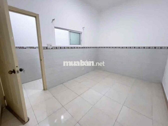 Nhà Mặt Tiền Kinh Doanh khu Tên Lửa Sầm Uất 3 Lầu, 7 Phòng,Mới sơn sửa