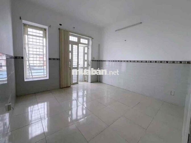 Nhà Mặt Tiền Kinh Doanh khu Tên Lửa Sầm Uất 3 Lầu, 7 Phòng,Mới sơn sửa