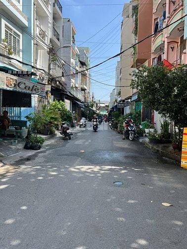 Bán nhà HXH 8m Nguyễn Ngọc Lộc. DT 3,6x18m, 2 tầng