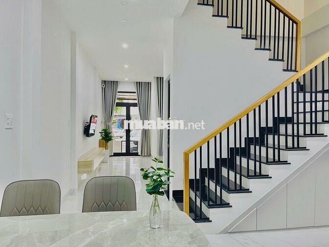 CHO THUÊ NHÀ 3 TẦNG ROYAL PARK, TP HUẾ