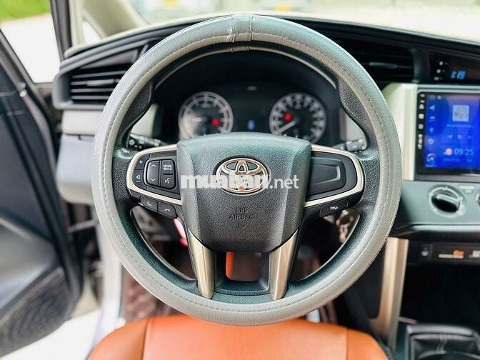 Toyota Innova 2.0 E MT 2018 Số sàn Bạc