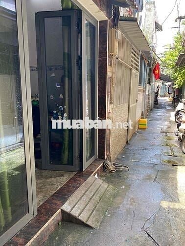 Bán nhà đối diện siêu thị GIGA MALL