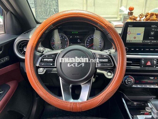 🌺🌺 Kia K3 Premium 2023 32000 km Trắng