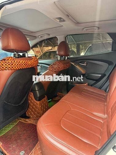 Hyundai Tucson Trắng SUV Tự động Xăng