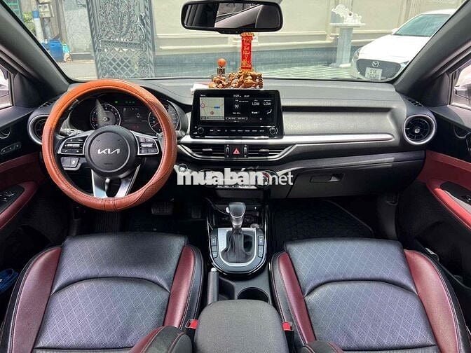 🌺🌺 Kia K3 Premium 2023 32000 km Trắng