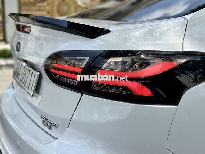 Ford Focus RS Thể thao màu Trắng