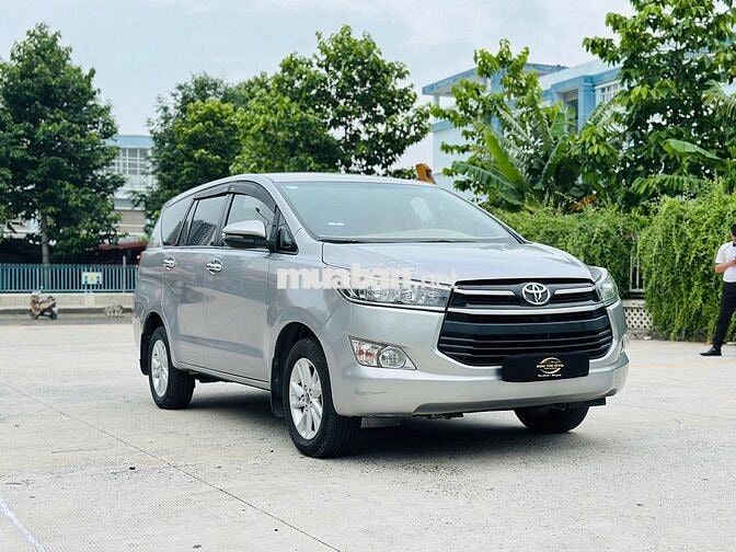 Toyota Innova 2.0 E MT 2018 Số sàn Bạc