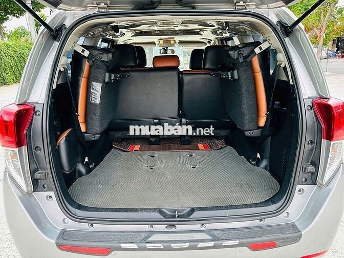 Toyota Innova 2.0 E MT 2018 Số sàn Bạc
