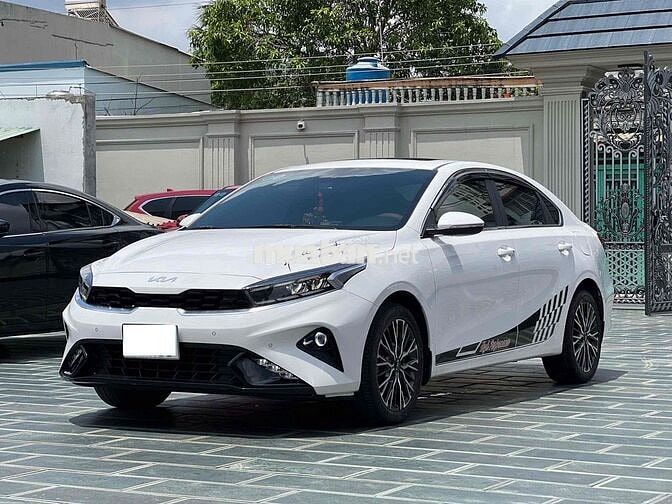 🌺🌺 Kia K3 Premium 2023 32000 km Trắng
