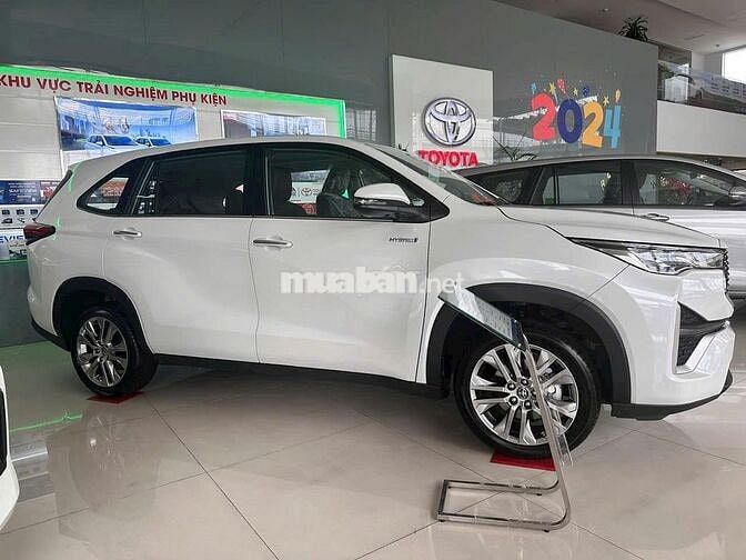 Toyota Innova Cross 2025