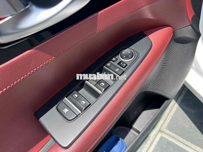 🌺🌺 Kia K3 Premium 2023 32000 km Trắng