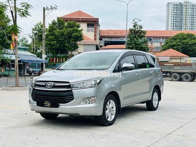 Toyota Innova 2.0 E MT 2018 Số sàn Bạc