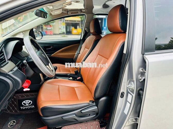 Toyota Innova 2.0 E MT 2018 Số sàn Bạc