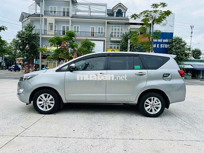 Toyota Innova 2.0 E MT 2018 Số sàn Bạc